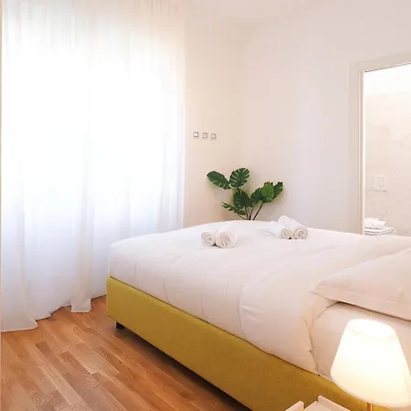 Primopiano - Albani B Apartmán *