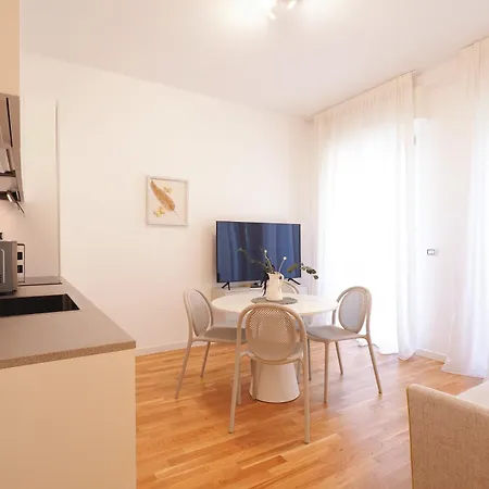 Apartment Primopiano - Albani B *
